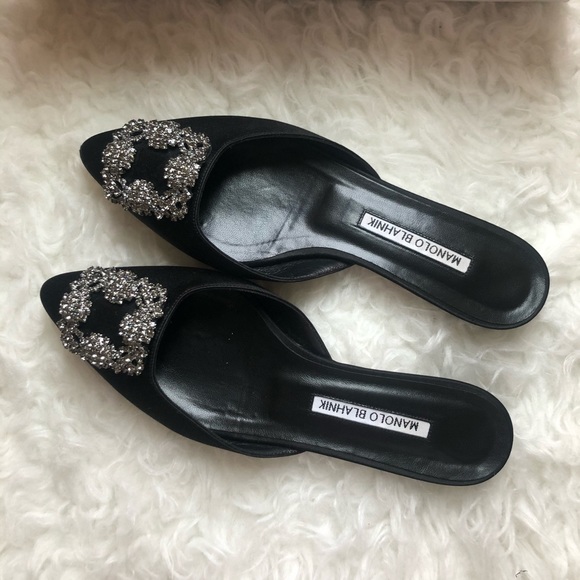 manolo blahnik mules flat